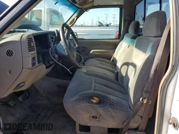 1998 Chevrolet Silverado 1500 с VIN 1GCEC14R2WZ135951, выставлен на аукционе Copart как лот 70472965 с пробегом 120 236 миль миль и Списание • Salvage title. История ставок и продаж доступна на DreamBid. Изображение 7.