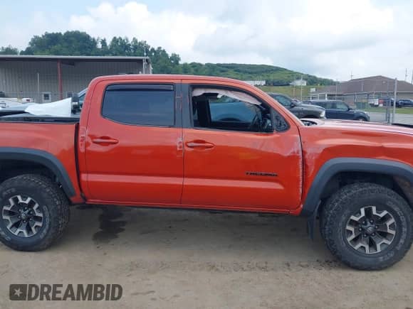 2017 Toyota Tacoma SR5 with VIN 3TMCZ5AN3HM115839, listed as a IAAI auction lot 42834889 with 100,600 mi miles and . Bid and sale history available at DreamBid. Image 14.