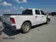 2018 Ram 1500 Tradesman z VIN 1C6RR6KG7JS201465, wystawiony jako Copart lot #63601815 z przebiegiem 139 018 mil mil oraz Szkoda całkowita • Salvage title. Historia ofert i sprzedaży dostępna na DreamBid. Obrazek 3.