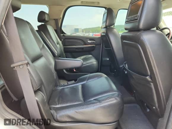 2010 Cadillac Escalade Premium z VIN 1GYUKCEF2AR273099, wystawiony jako Copart lot #64693055 z przebiegiem 142 160 mil mil oraz Szkoda całkowita • Salvage title. Historia ofert i sprzedaży dostępna na DreamBid. Obrazek 11.