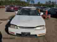 1994 Honda Accord LX z VIN 1HGCD5639RA083324, wystawiony jako Copart lot #84541054 z przebiegiem 175 409 mil mil oraz Szkoda całkowita • Salvage title. Historia ofert i sprzedaży dostępna na DreamBid. Obrazek 5.