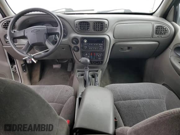 2004 Chevrolet TrailBlazer LS with VIN 1GNDT13S442424200, listed as a Copart auction lot 85781525 with 130,787 mi miles and Salvage title. Bid and sale history available at DreamBid. Image 8.