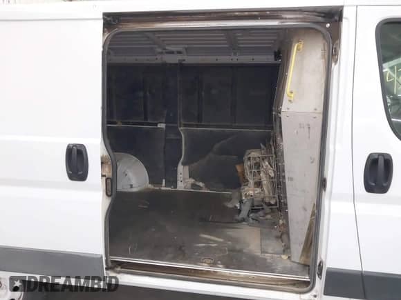 2016 Ram ProMaster Cargo с VIN 3C6TRVAG2GE127837, выставлен на аукционе IAAI как лот 43027052 с пробегом 339 842 миль миль и . История ставок и продаж доступна на DreamBid. Изображение 8.