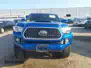 2018 Toyota Tacoma SR5 z VIN 3TMBZ5DN7JM013733, wystawiony jako IAAI lot #43169892 z przebiegiem 175 949 mil mil oraz . Historia ofert i sprzedaży dostępna na DreamBid. Obrazek 12.