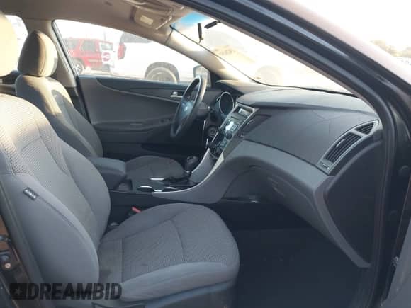 2011 Hyundai Sonata GLS z VIN 5NPEB4AC7BH090821, wystawiony jako IAAI lot #43426150 z przebiegiem 163 989 mil mil oraz . Historia ofert i sprzedaży dostępna na DreamBid. Obrazek 5.