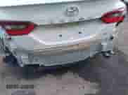 2023 Toyota Camry SE z VIN 4T1G11AK2PU137294, wystawiony jako IAAI lot #43313542 z przebiegiem 71 374 mil mil oraz . Historia ofert i sprzedaży dostępna na DreamBid. Obrazek 18.