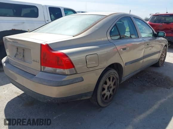 2001 Volvo S60 с VIN YV1RS61RX12066606, выставлен на аукционе IAAI как лот 41801626 с пробегом 161 504 миль миль и . История ставок и продаж доступна на DreamBid. Изображение 4.
