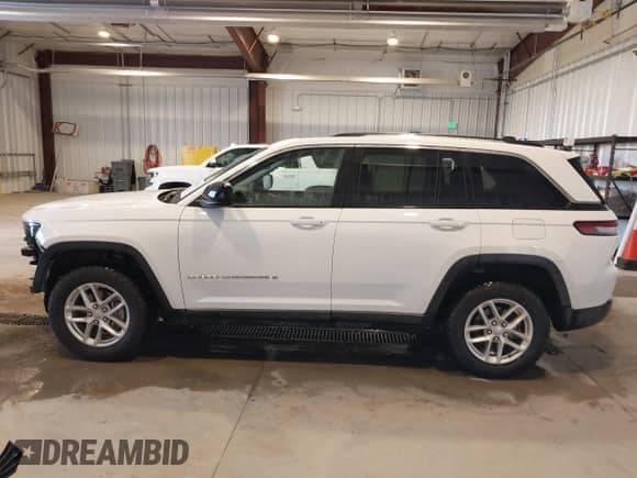 2023 Jeep Grand Cherokee Altitude с VIN 1C4RJHAG8PC536251, выставлен на аукционе IAAI как лот 40751323 с пробегом 38 252 миль миль и . История ставок и продаж доступна на DreamBid. Изображение 15.