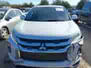 2022 Mitsubishi Outlander SE z VIN JA4APVAU6NU017104, wystawiony jako IAAI lot #41868713 z przebiegiem 27 703 mil mil oraz . Historia ofert i sprzedaży dostępna na DreamBid. Obrazek 12.