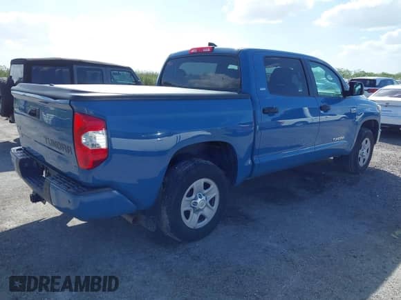 2020 Toyota Tundra SR5 с VIN 5TFDY5F1XLX887092, выставлен на аукционе IAAI как лот 40540625 с пробегом Не указан миль и . История ставок и продаж доступна на DreamBid. Изображение 4.