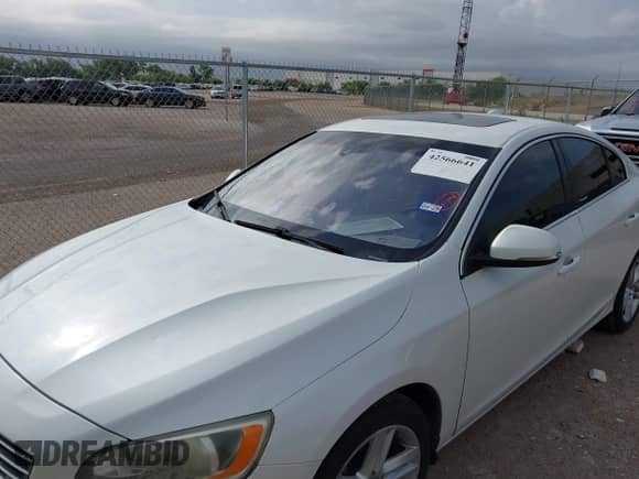 2015 Volvo S60 T5 Drive-E Premier with VIN YV126MFB8F1305105, listed as a IAAI auction lot 42566641 with 115,535 mi miles and . Bid and sale history available at DreamBid. Image 12.