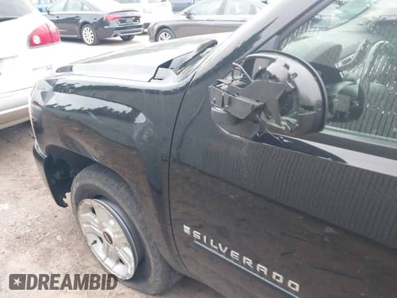 2008 Chevrolet Silverado 1500 2LT with VIN 2GCEK19J581202754, listed as a IAAI auction lot 42539152 with 163,402 mi miles and . Bid and sale history available at DreamBid. Image 12.