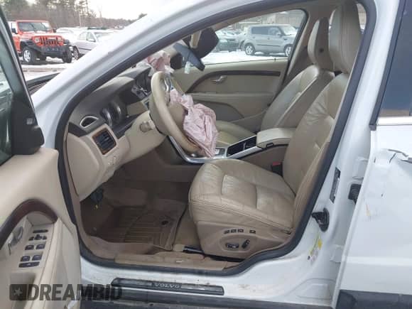 2012 Volvo XC70 3.2L with VIN YV4940BZ8C1143880, listed as a IAAI auction lot 41443930 with 221,467 mi miles and . Bid and sale history available at DreamBid. Image 5.