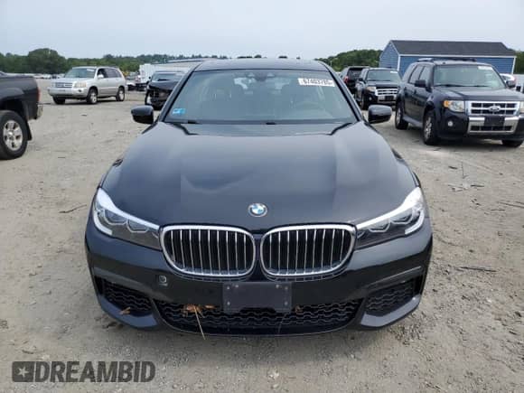 2019 BMW 7 Series 740i xDrive with VIN WBA7E4C5XKGV70108, listed as a Copart auction lot 67403785 with 62,574 mi miles and Salvage title. Bid and sale history available at DreamBid. Image 5.