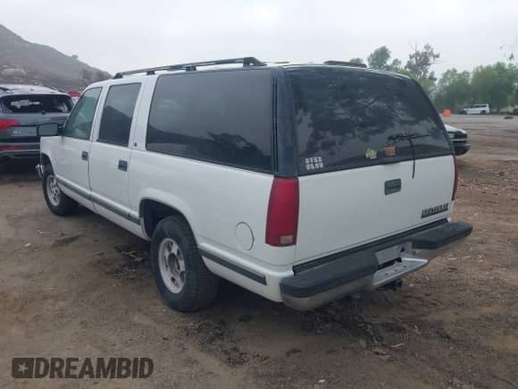 1995 Chevrolet Suburban с VIN 3GNEC16KXSG101841, выставлен на аукционе IAAI как лот 43395489 с пробегом 233 034 миль миль и . История ставок и продаж доступна на DreamBid. Изображение 3.
