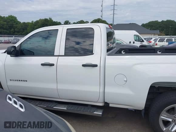 2016 Chevrolet Silverado 1500 Custom с VIN 1GCRCPEC2GZ173793, выставлен на аукционе IAAI как лот 43108697 с пробегом 190 221 миль миль и . История ставок и продаж доступна на DreamBid. Изображение 14.