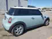 2012 MINI Hardtop с VIN WMWSU3C54CT542370, выставлен на аукционе Copart как лот 85142675 с пробегом 89 120 миль миль и Списание • Salvage title. История ставок и продаж доступна на DreamBid. Изображение 3.