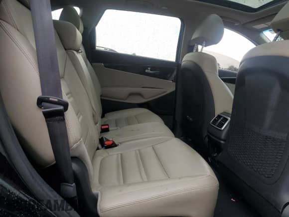 2020 Kia Sorento EX z VIN 5XYPH4A57LG710522, wystawiony jako Copart lot #60142965 z przebiegiem 94 776 mil mil oraz Szkoda całkowita • Salvage title. Historia ofert i sprzedaży dostępna na DreamBid. Obrazek 11.