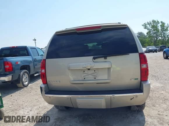2010 Chevrolet Tahoe LTZ with VIN 1GNUKCE07AR179793, listed as a IAAI auction lot 42685592 with 179,028 mi miles and . Bid and sale history available at DreamBid. Image 16.