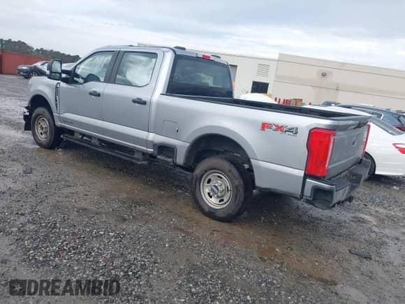 2024 Ford F-250 XL z VIN 1FT7W2BT0RED97130, wystawiony jako IAAI lot #41706600 z przebiegiem 17 269 mil mil oraz . Historia ofert i sprzedaży dostępna na DreamBid. Obrazek 3.