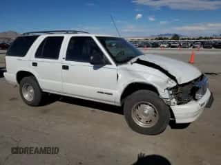 1996 Chevrolet Blazer с VIN 1GNCS13W3T2217958, выставлен на аукционе Copart как лот 68581764 с пробегом 197 092 миль миль и Списание • Salvage title. История ставок и продаж доступна на DreamBid. Изображение 4.