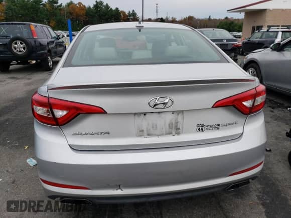 2017 Hyundai Sonata Sport с VIN 5NPE34AF3HH569754, выставлен на аукционе Copart как лот 76100893 с пробегом 137 511 миль миль и Списание • Salvage title. История ставок и продаж доступна на DreamBid. Изображение 6.