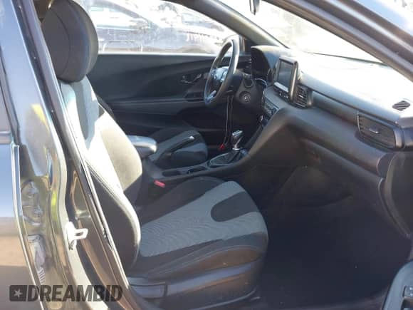 2020 Hyundai Veloster 2.0 with VIN KMHTG6AF5LU027945, listed as a IAAI auction lot 41004918 with 119,015 mi miles and . Bid and sale history available at DreamBid. Image 5.