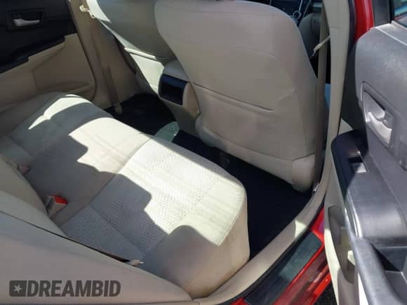 2014 Toyota Camry SE z VIN 4T1BF1FK2EU730316, wystawiony jako IAAI lot #43417761 z przebiegiem 125 092 mil mil oraz . Historia ofert i sprzedaży dostępna na DreamBid. Obrazek 8.