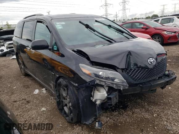 2016 Toyota Sienna SE with VIN 5TDXK3DC7GS705965, listed as a Copart auction lot 69642554 with 132,937 mi miles and Salvage title. Bid and sale history available at DreamBid. Image 4.