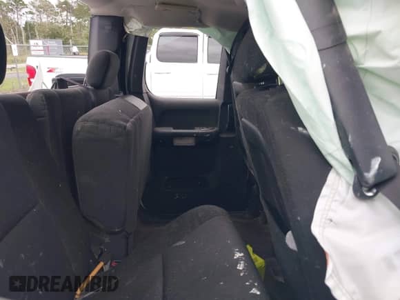 2013 Chevrolet Silverado 1500 LT z VIN 1GCRCSE05DZ344718, wystawiony jako IAAI lot #43420272 z przebiegiem 77 120 mil mil oraz . Historia ofert i sprzedaży dostępna na DreamBid. Obrazek 8.