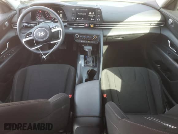 2021 Hyundai Elantra SEL с VIN 5NPLM4AG5MH047862, выставлен на аукционе Copart как лот 82457245 с пробегом 53 559 миль миль и Списание • Salvage title. История ставок и продаж доступна на DreamBid. Изображение 8.