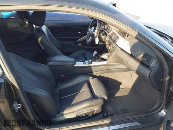 2015 BMW 4 Series 428i z VIN WBA3N3C52FK231502, wystawiony jako IAAI lot #41879256 z przebiegiem 142 069 mil mil oraz . Historia ofert i sprzedaży dostępna na DreamBid. Obrazek 5.