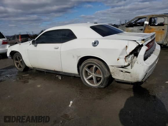 2011 Dodge Challenger with VIN 2B3CJ4DGXBH543171, listed as a Copart auction lot 44520905 with 205,928 mi miles and Clean title. Bid and sale history available at DreamBid. Image 2.