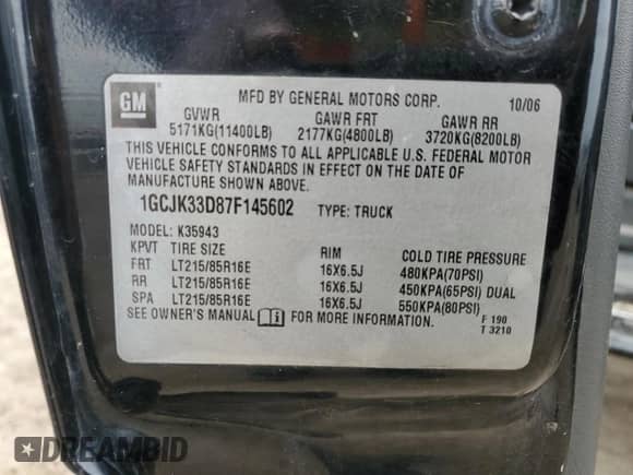 2007 Chevrolet Silverado 3500 DRW LT3 z VIN 1GCJK33D87F145602, wystawiony jako Copart lot #45392865 z przebiegiem 296 376 mil mil oraz Szkoda całkowita • Salvage title. Historia ofert i sprzedaży dostępna na DreamBid. Obrazek 10.