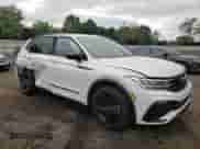 2024 Volkswagen Tiguan SE R-Line Black с VIN 3VV8B7AX8RM025872, выставлен на аукционе Copart как лот 64282855 с пробегом 16 071 миль миль и Списание • Salvage title. История ставок и продаж доступна на DreamBid. Изображение 4.