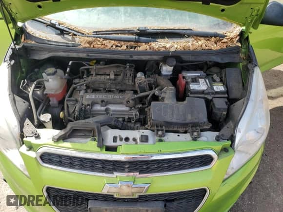 2015 Chevrolet Spark LS z VIN KL8CA6S98FC796232, wystawiony jako Copart lot #49177015 z przebiegiem 97 577 mil mil oraz Czysty tytuł • Clean title. Historia ofert i sprzedaży dostępna na DreamBid. Obrazek 12.