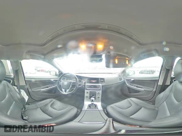 2018 Volvo S60 Inscription с VIN LYV402HKXJB177436, выставлен на аукционе Copart как лот 67558855 с пробегом 120 150 миль миль и Списание • Salvage title. История ставок и продаж доступна на DreamBid. Изображение 14.