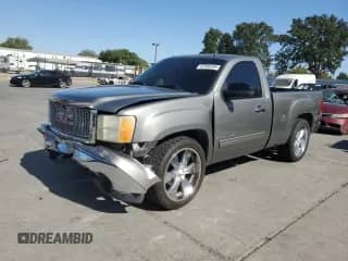 2008 GMC Sierra 1500 Work Truck z VIN 1GTEC14C78Z178082, wystawiony jako Copart lot #62900595 z przebiegiem 153 511 mil mil oraz Szkoda całkowita • Salvage title. Historia ofert i sprzedaży dostępna na DreamBid. Obrazek 1.