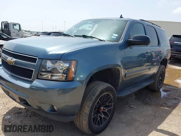 2008 Chevrolet Tahoe 3LT с VIN 1GNFC13068R132438, выставлен на аукционе IAAI как лот 42597398 с пробегом 236 677 миль миль и . История ставок и продаж доступна на DreamBid. Изображение 2.