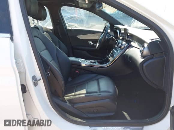 2019 Mercedes-Benz C 300 с VIN 55SWF8DB6KU287656, выставлен на аукционе IAAI как лот 42754004 с пробегом 66 579 миль миль и . История ставок и продаж доступна на DreamBid. Изображение 5.