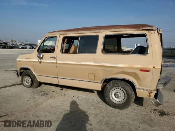 1984 Ford Econoline Cargo with VIN 1FMDE11F6EHA00696, listed as a Copart auction lot 42339305 with 40,518 mi miles and Salvage title. Bid and sale history available at DreamBid. Image 2.