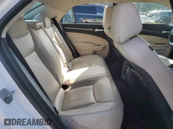 2018 Chrysler 300 Limited с VIN 2C3CCAEG3JH227670, выставлен на аукционе Copart как лот 67823075 с пробегом 71 581 миль миль и Списание • Salvage title. История ставок и продаж доступна на DreamBid. Изображение 10.