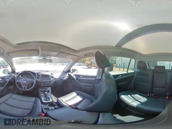 2017 Volkswagen Tiguan с VIN WVGHV7AX8HK506597, выставлен на аукционе Copart как лот 59624833 с пробегом 57 639 миль миль и . История ставок и продаж доступна на DreamBid. Изображение 12.