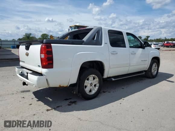 2010 Chevrolet Avalanche LT z VIN 3GNVKFE08AG265216, wystawiony jako Copart lot #69928965 z przebiegiem 139 293 mil mil oraz Szkoda całkowita • Salvage title. Historia ofert i sprzedaży dostępna na DreamBid. Obrazek 3.