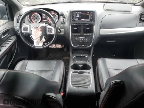 2019 Dodge Grand Caravan GT with VIN 2C4RDGEG3KR594506, listed as a Copart auction lot 68974415 with 147,195 mi miles and Salvage title. Bid and sale history available at DreamBid. Image 8.