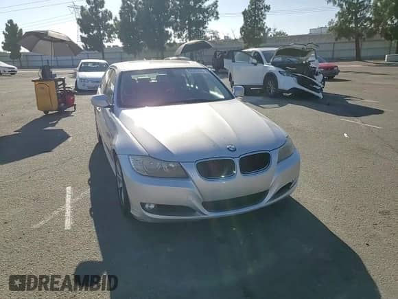 2011 BMW 3 Series 328i с VIN WBAPH5G56BNM82885, выставлен на аукционе Copart как лот 82245035 с пробегом 83 341 миль миль и Списание • Salvage title. История ставок и продаж доступна на DreamBid. Изображение 13.
