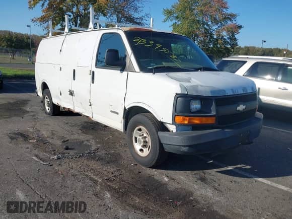 2005 Chevrolet Express Cargo с VIN 1GCGG29V851136723, выставлен на аукционе IAAI как лот 43395582 с пробегом 131 781 миль миль и . История ставок и продаж доступна на DreamBid. Изображение 1.