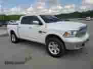 2015 Ram 1500 Laramie Longhorn z VIN 1C6RR7PM5FS737388, wystawiony jako Copart lot #52077005 z przebiegiem 194 361 mil mil oraz Szkoda całkowita • Salvage title. Historia ofert i sprzedaży dostępna na DreamBid. Obrazek 4.