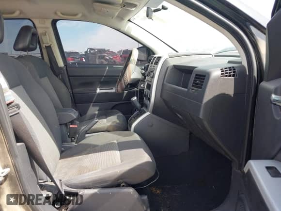 2008 Jeep Compass Sport with VIN 1J8FT47068D778685, listed as a IAAI auction lot 43249617 with Not provided miles and . Bid and sale history available at DreamBid. Image 5.