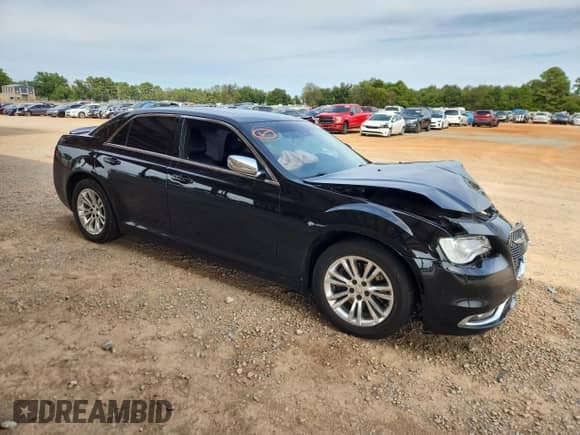 2017 Chrysler 300 C with VIN 2C3CCAET1HH582277, listed as a Copart auction lot 69546055 with 83,035 mi miles and Salvage title. Bid and sale history available at DreamBid. Image 4.